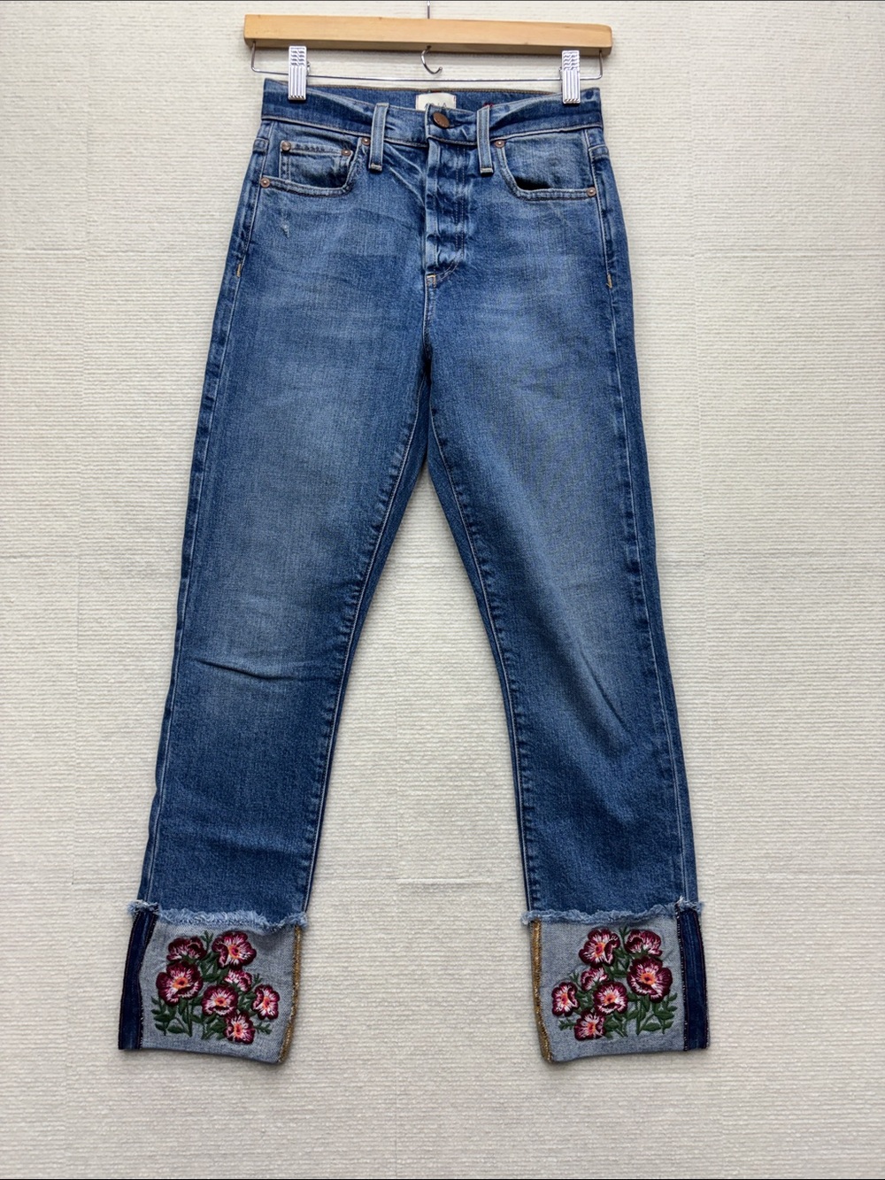 Alice + Olivia | Women’s Blue Embroidered Cuff Jeans 24